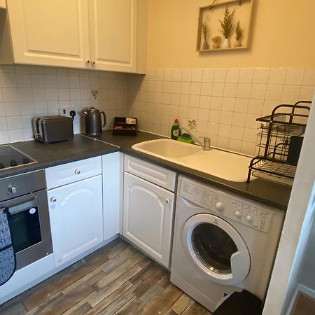 Lovely 2 Dbl Bed Apartment Near Heaton Park And North Manchester Hospital With Parking Exterior foto