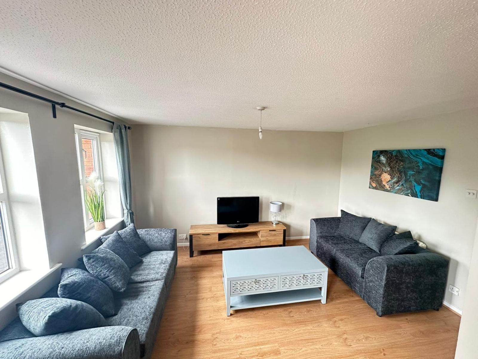 Lovely 2 Dbl Bed Apartment Near Heaton Park And North Manchester Hospital With Parking Exterior foto